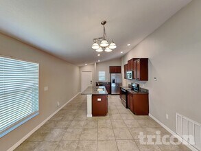 10026 RoseMary Leaf Ln in Riverview, FL - Foto de edificio - Building Photo