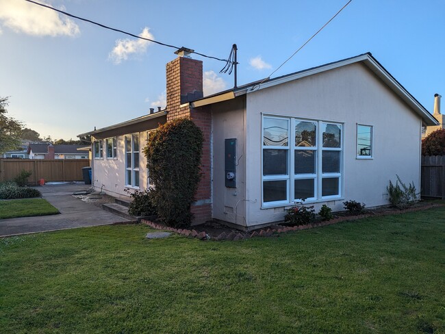 2531 Eucalyptus Way in San Bruno, CA - Foto de edificio - Building Photo