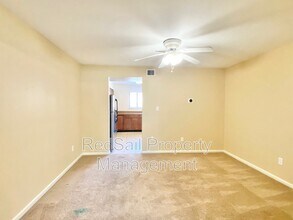 1058 Willow Green Dr in Newport News, VA - Foto de edificio - Building Photo