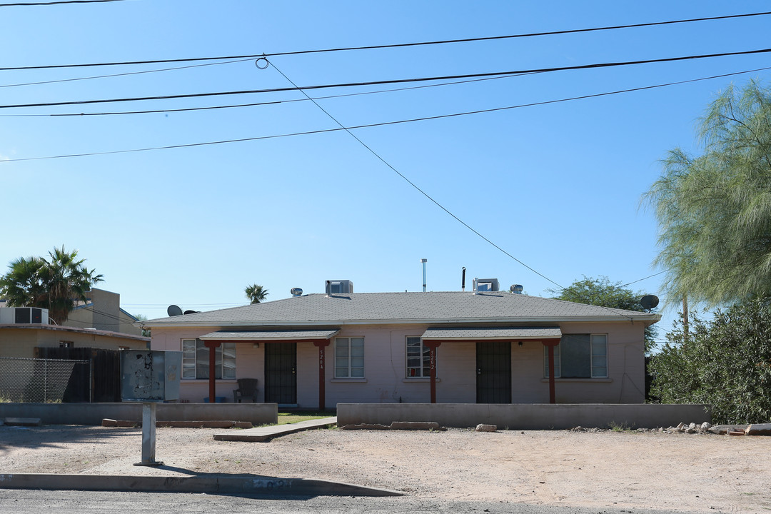 5202-5206A E Bellevue in Tucson, AZ - Building Photo