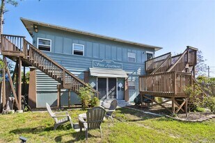 2445 2nd Ave N in St. Petersburg, FL - Building Photo