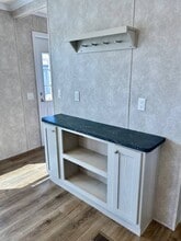 8001 Hamilton Ave in Cincinnati, OH - Building Photo - Building Photo