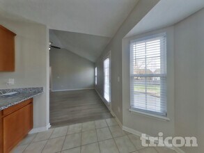 2023 Fiona Way in Spring Hill, TN - Foto de edificio - Building Photo