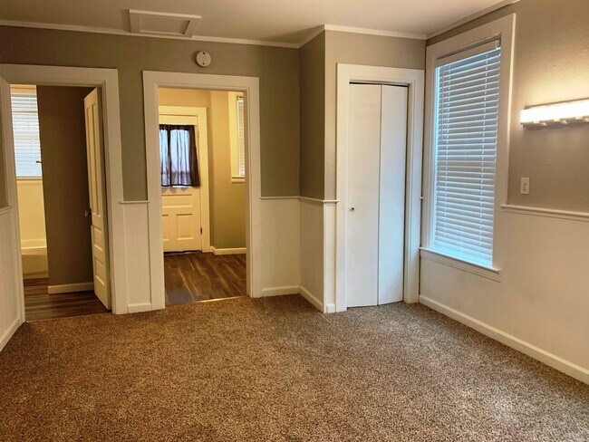2036 W Riverside Ave-Unit -04 in Spokane, WA - Building Photo - Building Photo