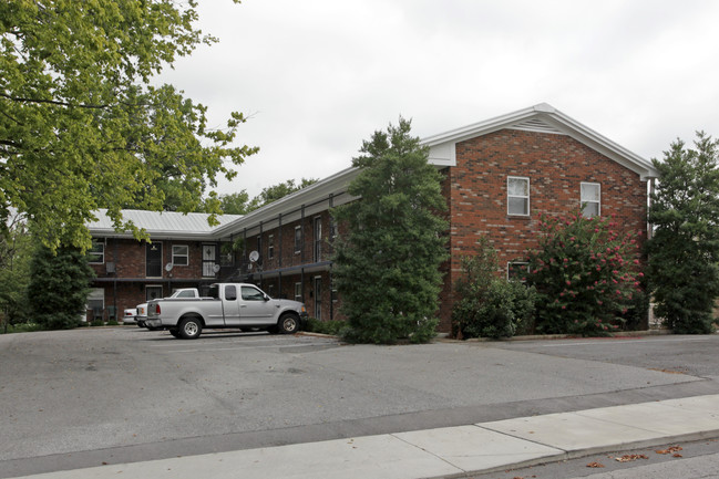 Brown Apartments in Gallatin, TN - Building Photo - Building Photo