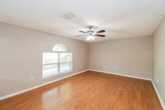 8809 Shindler Crossing Dr in Jacksonville, FL - Building Photo - Building Photo