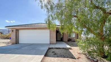 7380 Sahara Ave in Twentynine Palms, CA - Building Photo - Building Photo