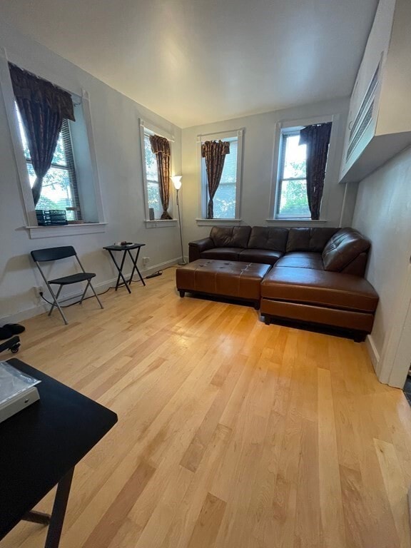 1665 Commonwealth Ave, Unit 12 in Boston, MA - Building Photo - Building Photo