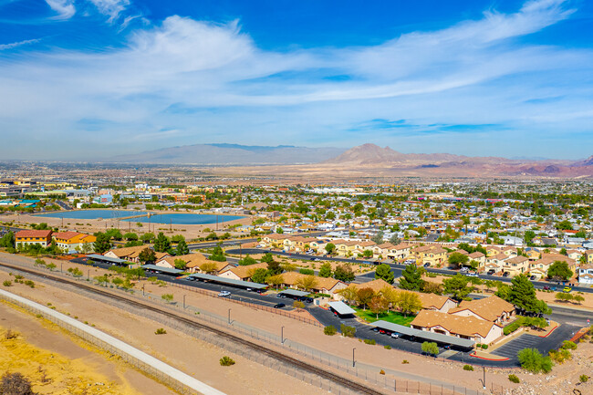 Henderson Manor in Henderson, NV - Building Photo - Building Photo