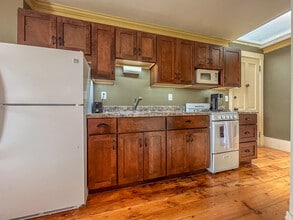 1175 Iowa St in Dubuque, IA - Foto de edificio - Building Photo