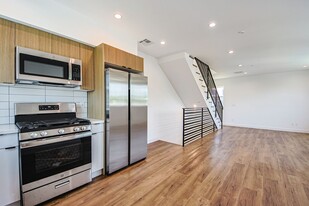6455 Troost Ave in Los Angeles, CA - Building Photo