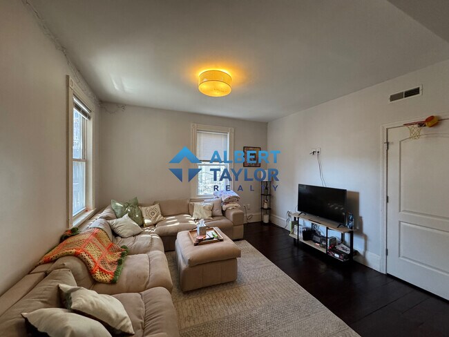 32 Rawson St, Unit 2