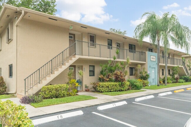 Middle River Homes Condominiums in Wilton Manors, FL - Building Photo - Building Photo