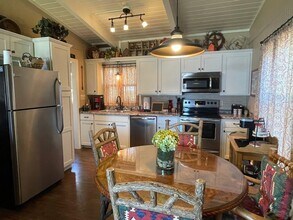 1114 W 17th St in Grove, OK - Building Photo - Building Photo