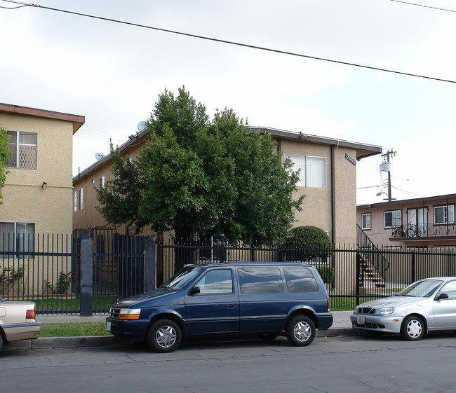 2009 Myrtle St in Santa Ana, CA - Foto de edificio - Building Photo