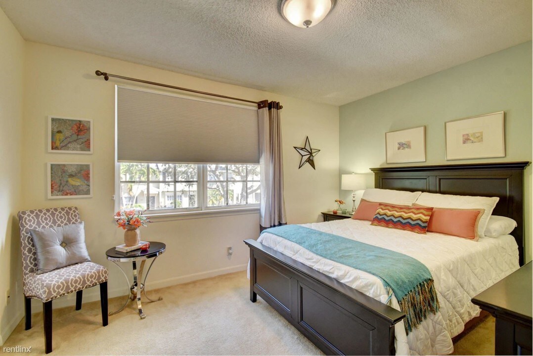 911 Kokomo Key Ln in Delray Beach, FL - Building Photo