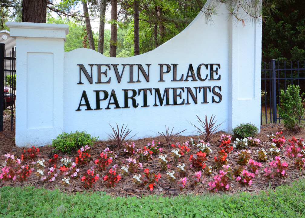 Nevin Place Apartments in Charlotte, NC - Building Photo