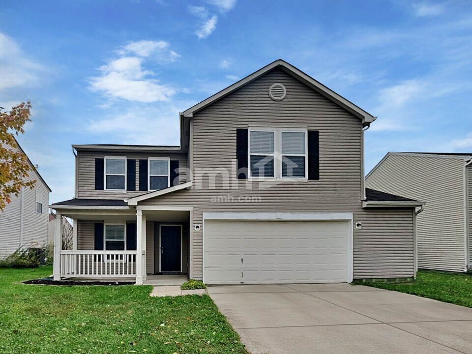 6805 W Littleton Dr in McCordsville, IN - Foto de edificio