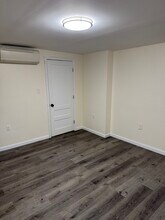 32 Park St, Unit Garden Apartment in Jersey City, NJ - Foto de edificio - Building Photo