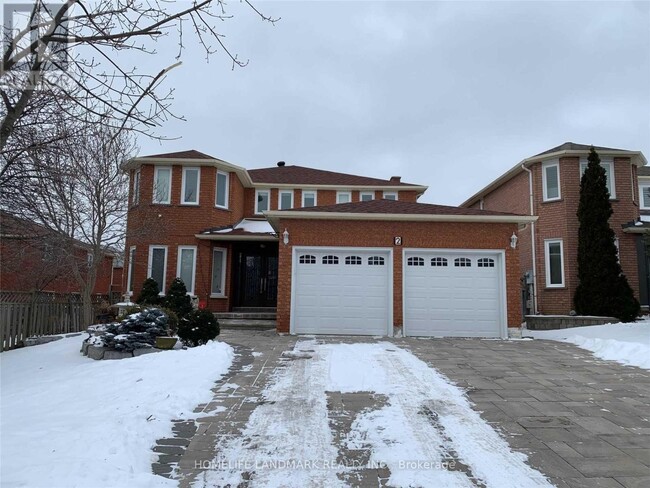 2 Stratford Dr