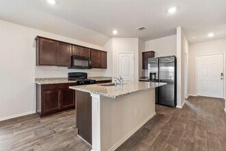 128 Shimmering Cv in San Marcos, TX - Building Photo - Building Photo