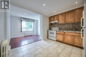 22 Rusholme Park Crescent in Toronto, ON - Building Photo - Building Photo