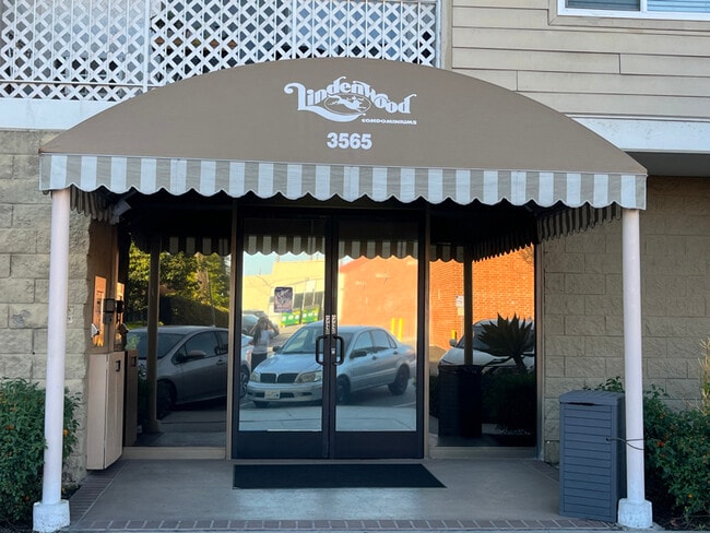 3565 Linden Ave, Unit 212 in Long Beach, CA - Building Photo - Building Photo