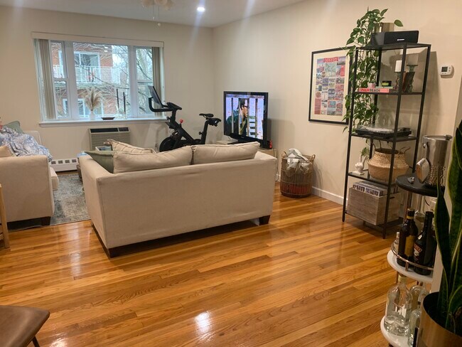 62 Parkman St, Unit 3 in Brookline, MA - Building Photo - Building Photo