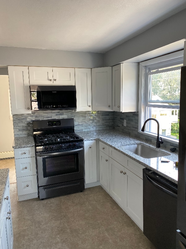 542 S Main St, Unit 542 S Main Upper in Old Forge, PA - Building Photo - Building Photo