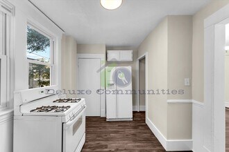 1050 Thomas St SE in Grand Rapids, MI - Building Photo - Building Photo