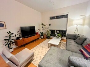 585 9th St, Unit 622 in Oakland, CA - Foto de edificio - Building Photo