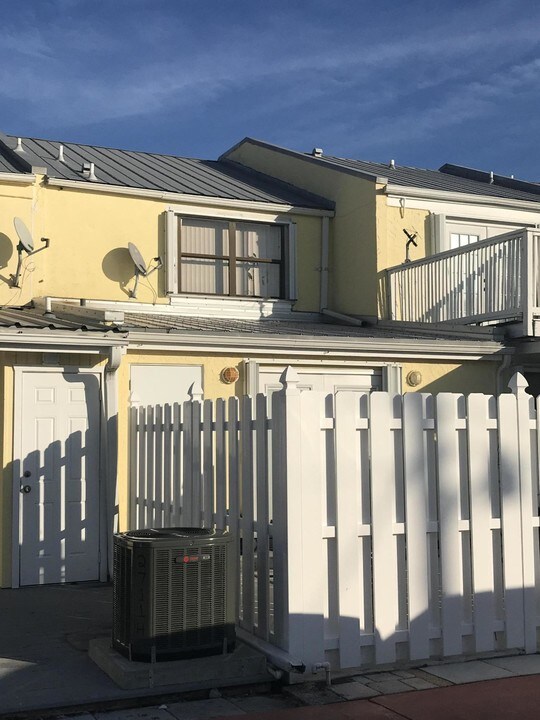 2711 N Hwy A1A-Unit -Unit G in Fort Pierce, FL - Foto de edificio
