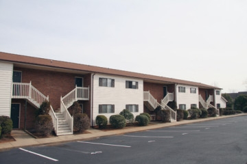 Hickory Square in Hickory, NC - Building Photo