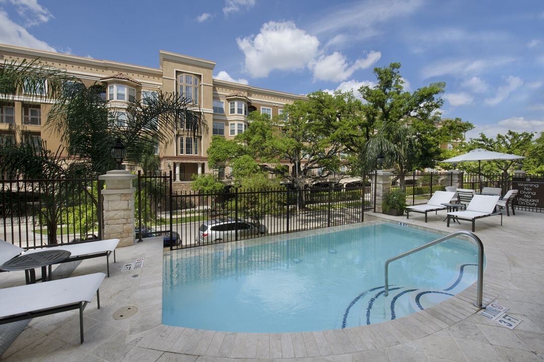 Residences at Gramercy in Houston, TX - Foto de edificio