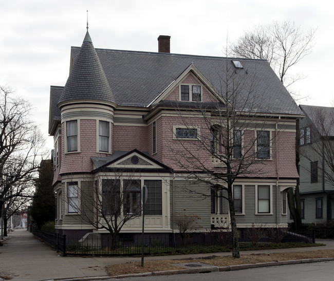 1440 Westminster St in Providence, RI - Building Photo - Building Photo