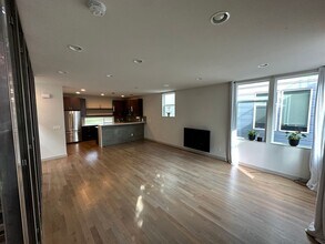 9509 8th Ave NW in Seattle, WA - Building Photo - Building Photo