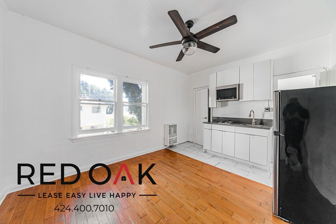 1616 Normandie Ave in Los Angeles, CA - Building Photo