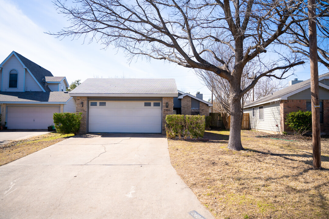 2404 Windrift Way in Round Rock, TX - Building Photo