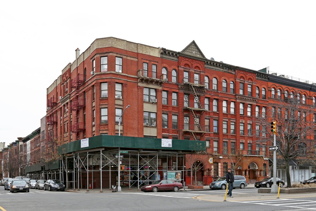 1975 Adam Clayton Powell Jr Blvd in New York, NY - Building Photo