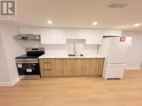 202 Victoria Rd N in Guelph, ON - Building Photo - Building Photo