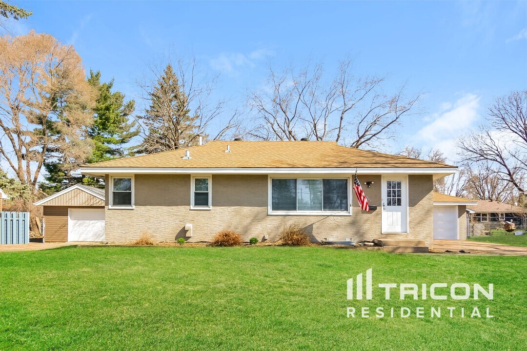 741 68th Ave NE in Fridley, MN - Building Photo