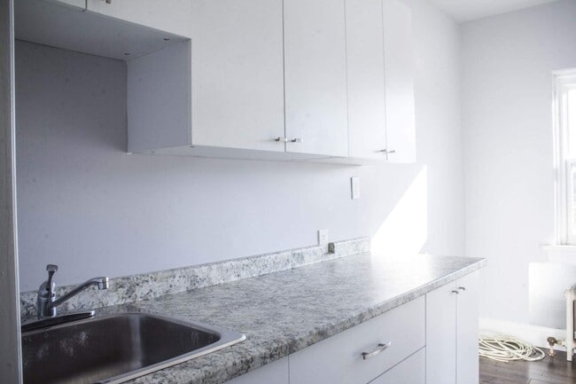 Moodie Apartments in Thunder Bay, ON - Foto de edificio - Building Photo