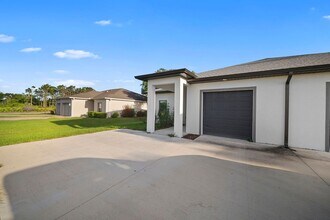 26483-26483 Sandhill Blvd in Port Charlotte, FL - Building Photo - Building Photo