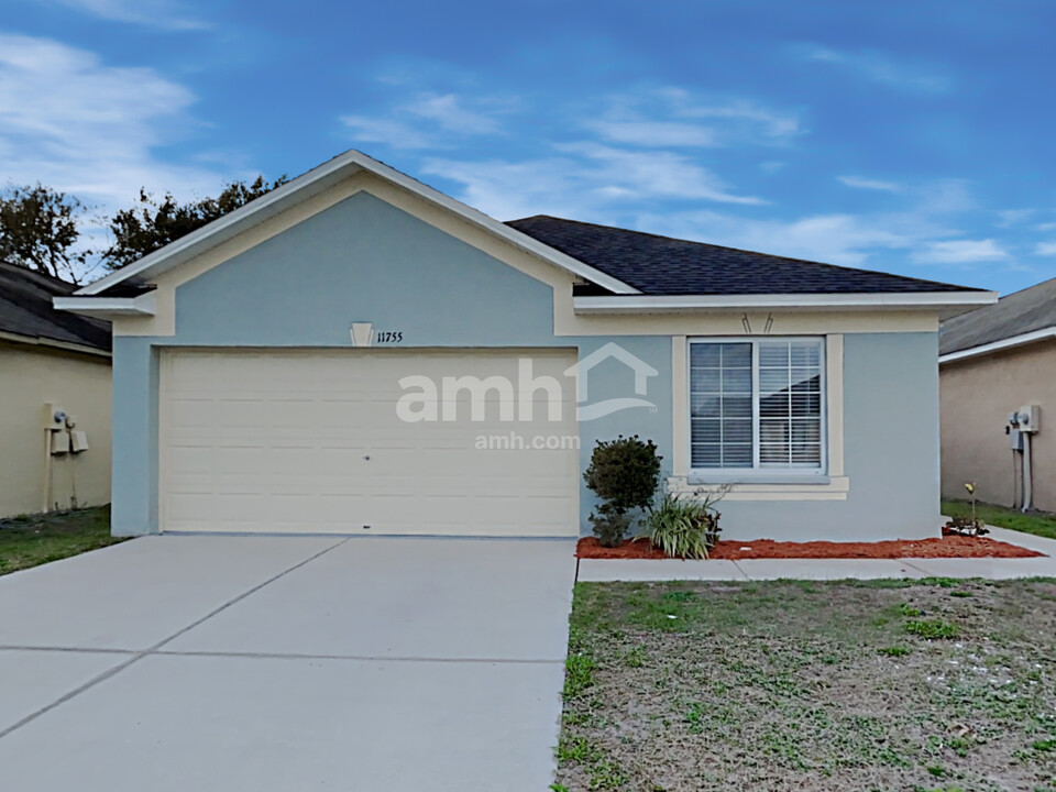 11755 Lynmoor Dr in Riverview, FL - Building Photo