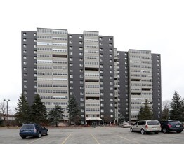 Bluevale Tower in Waterloo, ON - Building Photo