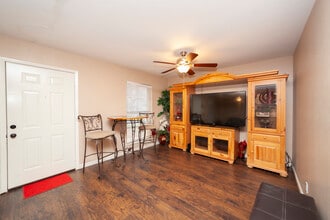 303 Babcock Rd in San Antonio, TX - Building Photo - Building Photo