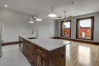 670 Main St, Unit 4 in East Aurora, NY - Building Photo - Building Photo