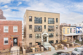 732 Lamont St NW in Washington, DC - Foto de edificio - Primary Photo