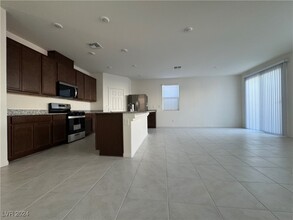 4162 Juniper Pear Ave in Las Vegas, NV - Building Photo - Building Photo