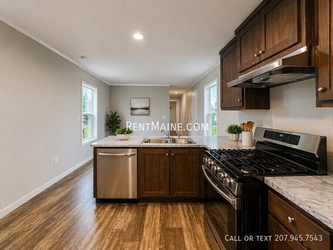 194 F St, Unit 139 in Pittsfield, ME - Foto de edificio - Building Photo